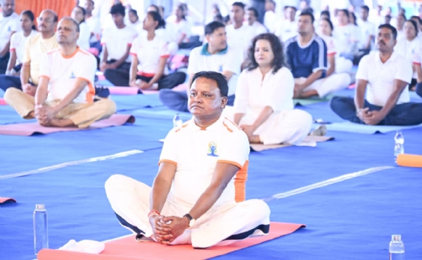 CM Mohan Majhi Performs Yoga at Kalinga Stadium