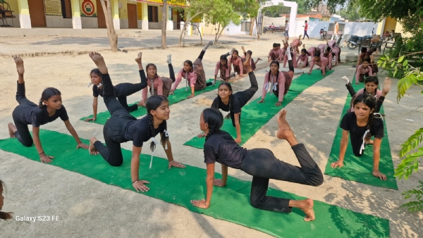 Lakhs of children practicing yoga collectively