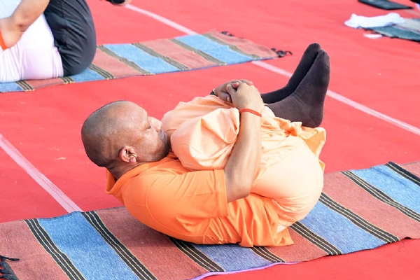 UP CM participated today in a collective yoga practice program in Jhansi