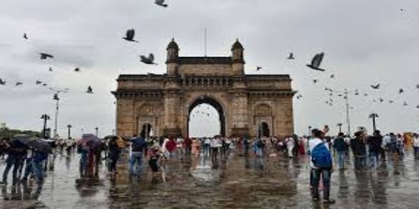 End of dry spell, monsoon knocks Mumbai, IMD issues orange alert