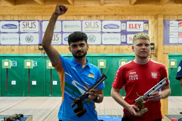 ISSF Junior World Championship: Shiva Wins Silver, Yug Pratap Claims Bronze as India Extends Medal Lead ISSF Junior World Championship: Shiva Wins Silver, Yug Pratap Claims Bronze as India Extends Medal Lead