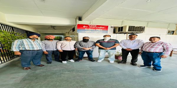 Vigilance Bureau arrests Inspector & Junior Auditor for accepting bribes