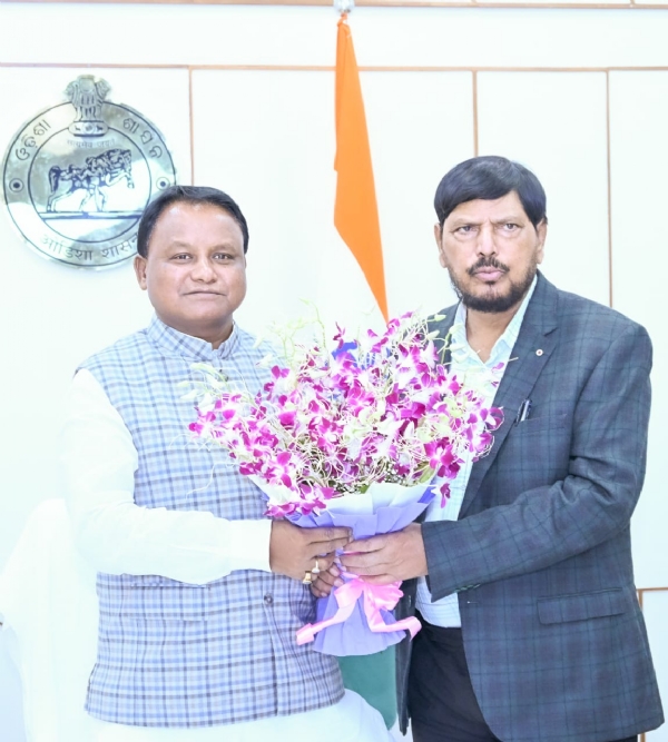 Union Minister Ramdas Athawale Calls on Odisha CM Mohan Charan Majhi Union Minister Ramdas Athawale Calls on Odisha CM Mohan Charan Majhi