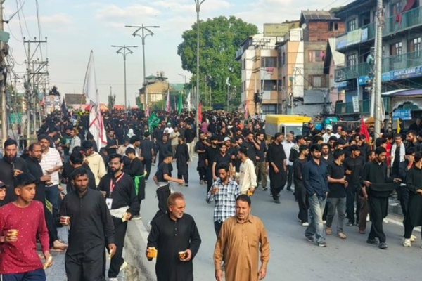 Thousands Join 8th Muharram Procession In Srinagar Amid Tight Security Thousands Join 8th Muharram Procession In Srinagar Amid Tight Security