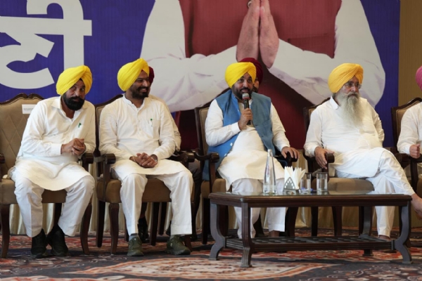 CM Bhagwant Mann Addressing a Sarpanch Milni in Bathinda CM Bhagwant Mann Addressing a Sarpanch Milni in Bathinda