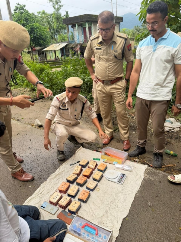 Image of the Heroin Worth ₹90 Lakh Seized in Cachar and Two Arrested Accused.