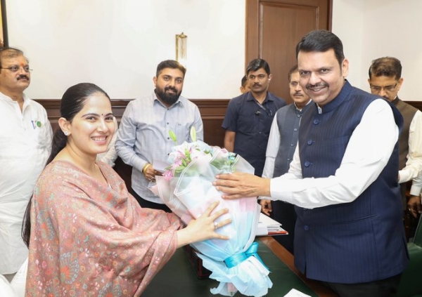 Kathavachak Jaya Kishori made a courtesy call to Mumbai Chief Minister