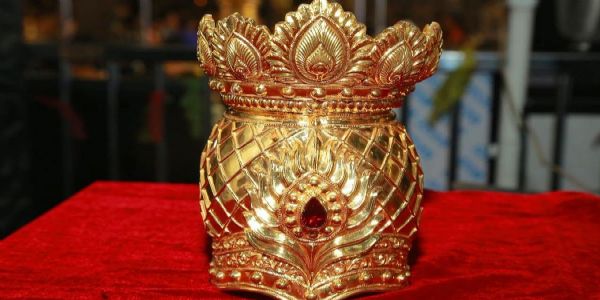 Businessman donates 37-soverign gold crown to Guruvayur Temple