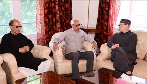 CM Omar Abdullah Meets Former Governor N N Vohra In Srinagar