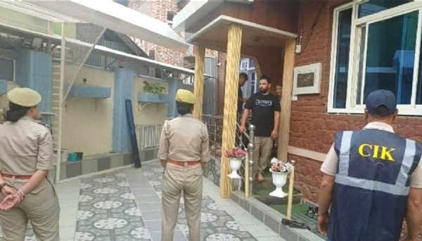 CIK Conducts Raids In 5 Districts Of Kashmir Over Social Media Misuse