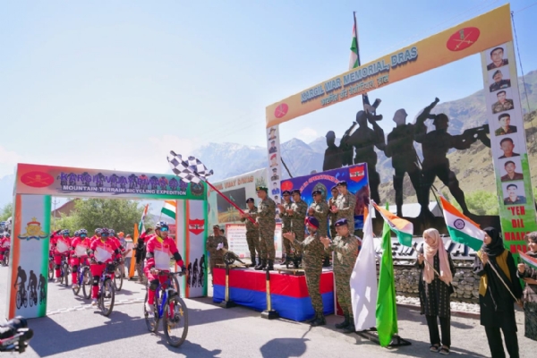 FOREVER IN OPERATIONS DIVISION JOINT MOUNTAIN TERRAIN BICYCLING EXPEDITION