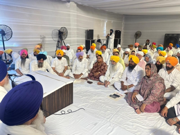 Jathedar Kuldeep Singh Gadgaj conducting a hearing at the Akal Takht Sahib Secretariat