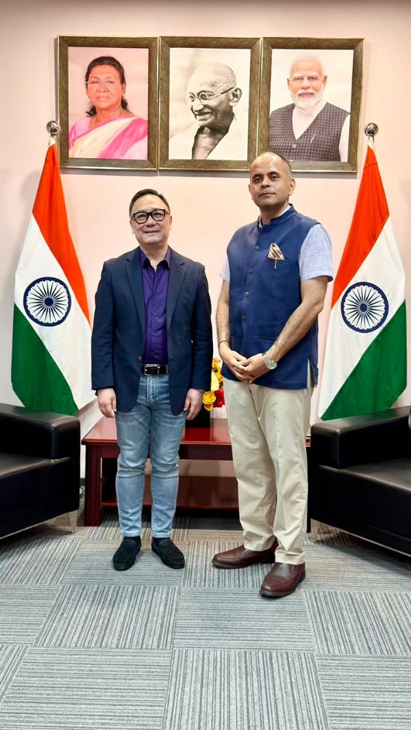 Consul General Meets Diaspora