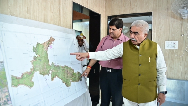 Minister Rakesh Sachan inspected construction work of PM Mitra Mega Textile Park
