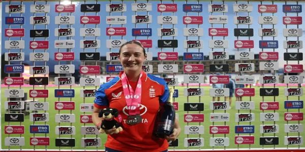 England Defeat India by Six Wickets in Third T20I to Clinch Series 2-1