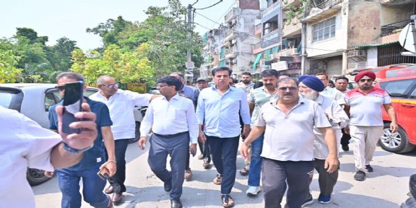 Delhi Congress Chief Visits Malviya Nagar Fire Site, Calls for Concrete Safety Measures