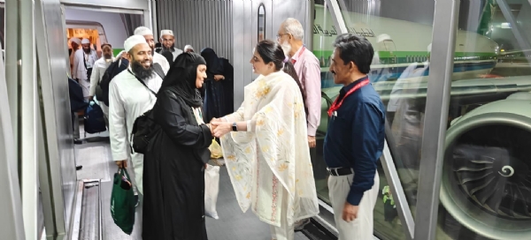 Return of Haj Pilgrims Concludes as Final Chartered Flight Arrives in Delhi
