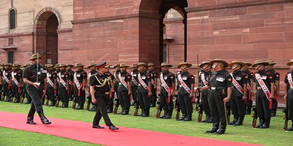 General Upendra Dwivedi Hands Over Command to General Dhiraj Seth, Says Serving as Army Chief Was the Greatest Honour of His Life