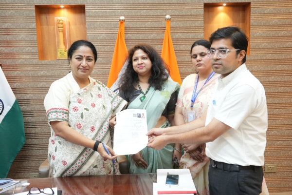Delhi CM Rekha Gupta Files Enumeration Form as Special Electoral Roll Revision Drive Gets Underway