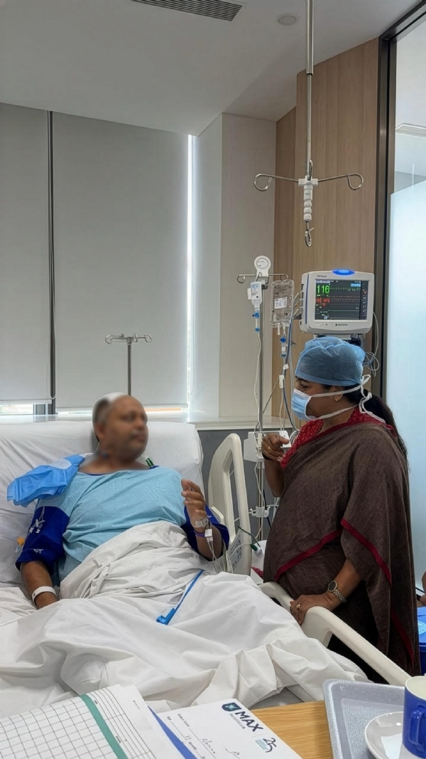 Delhi Chief Minister Rekha Gupta visited the injured victims of the Malviya Nagar fire incident at Max Hospital on Thursday.
