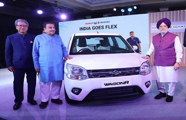 Nitin Gadkari with Hardeep Singh Puri