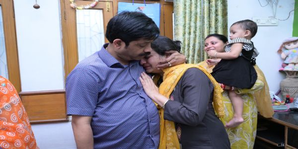 Minister Nandi wipes tears of loved ones and expresses sorrow by visiting their houses
