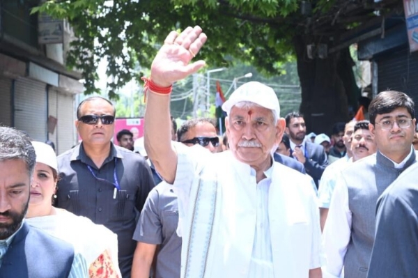 LG Manoj Sinha Joins Nasha-Mukt J&K Campaign In Ganderbal