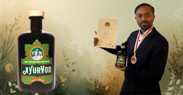 Mithun Mohan with award