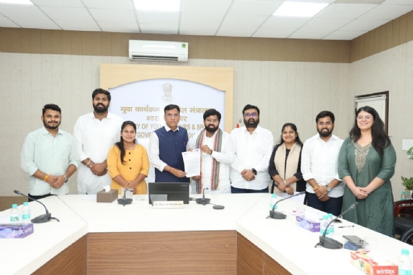 Dr. Virendra Singh Solanki, submitted memo to Union Minister for Youth Affairs and Sports, Mansukh Mandaviya