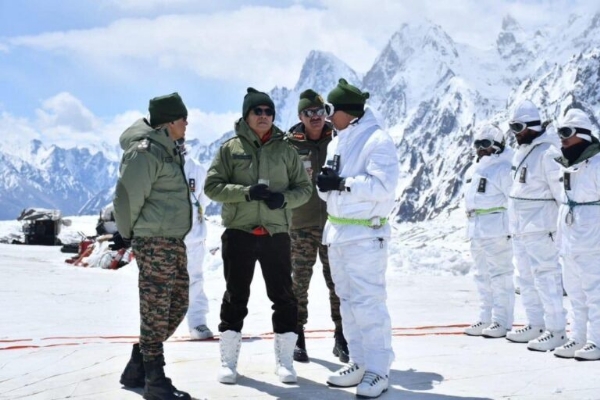 Defence Secy Reviews Operational Preparedness In Leh Sector