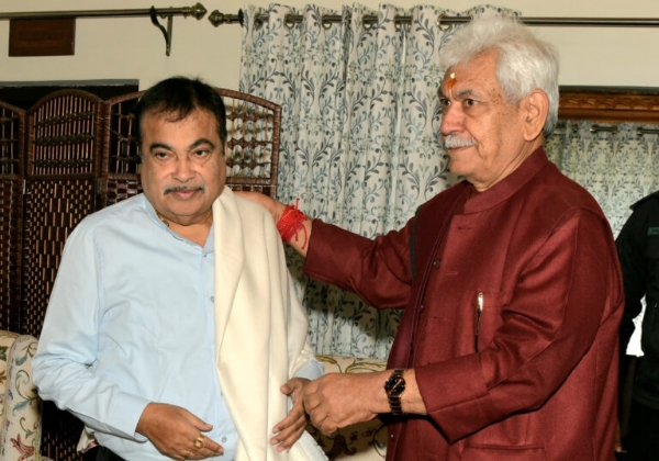 Union Minister Nitin Gadkari Arrives In Srinagar; LG Manoj Sinha Extends Warm Welcome
