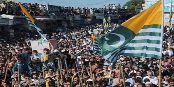 12 Killed in Violent Clashes During Protest in PoK; Demonstrators Raise Slogans Against Asim Munir