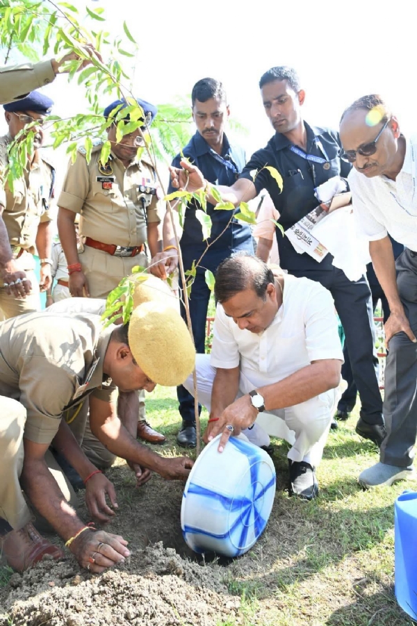 Assam CM at Plantation Drive. Assam CM at Plantation Drive.