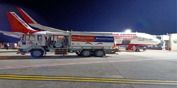Oil Marketing Companies Cut Aviation Turbine Fuel Prices as Falling Crude Oil Costs Ease Pressure on Airlines