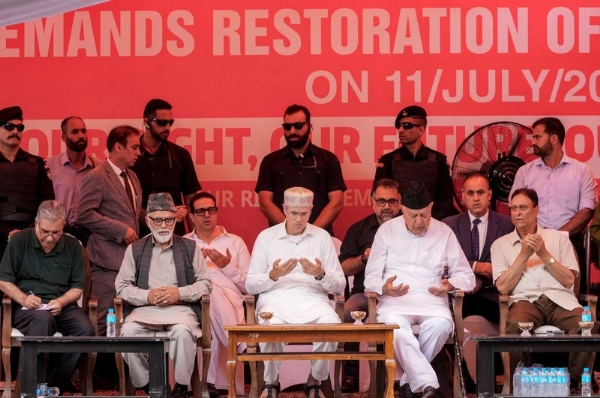 JK National Conference(JKNC) President Farooq Abdullah with CM Omar Abdullah and others pray on the death anniversary of Madar-e-Meharban JK National Conference(JKNC) President Farooq Abdullah with CM Omar Abdullah and others pray on the death anniversary of Madar-e-Meharban