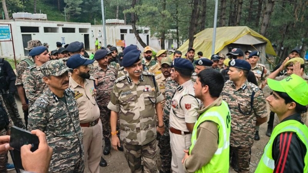 DG CISF Reviews Security Preparedness For Ongoing Amarnath Yatra