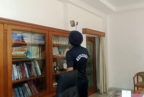 Punjab Police searching in school Punjab Police searching in school