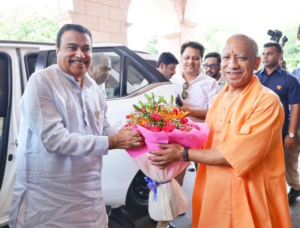 CM Yogi meets Nitin Gadakari in Lucknow CM Yogi meets Nitin Gadakari in Lucknow