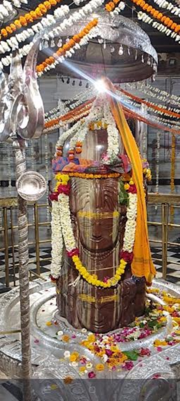 Devotees thronged the Pashupatinath Mahadev Temple, Devotees thronged the Pashupatinath Mahadev Temple,