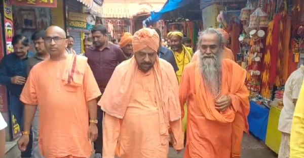 Kartik Maharaj in Tarkeshwar Kartik Maharaj in Tarkeshwar