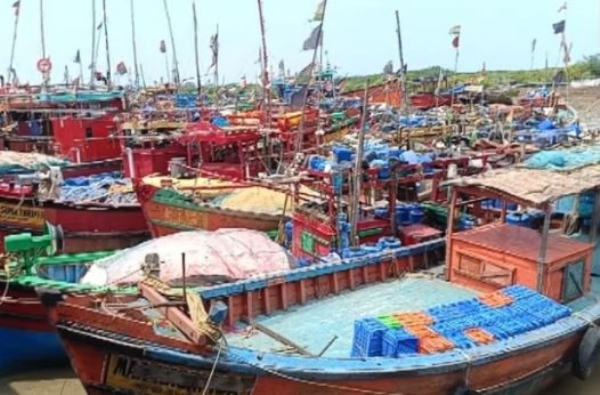 Odisha Bars Fishermen from Venturing into Sea Odisha Bars Fishermen from Venturing into Sea