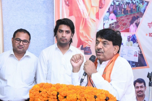 Minister Kapil Dev Agarwal in the launch program of “Chief Minister Teacher Cashless Medical Scheme” in Bijnor Minister Kapil Dev Agarwal in the launch program of “Chief Minister Teacher Cashless Medical Scheme” in Bijnor