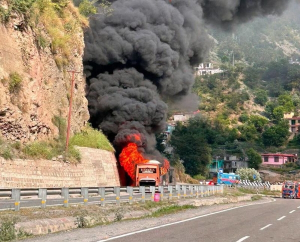 Major Tragedy Averted As Passenger Bus Catches Fire On National Highway Major Tragedy Averted As Passenger Bus Catches Fire On National Highway