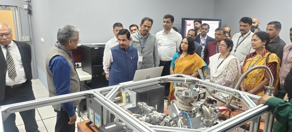 Minister Joshi visits ISRO centre in Bengaluru