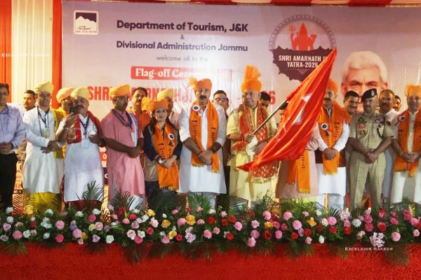 LG Manoj Sinha Flags Off First Batch Of Amarnath Yatra Pilgrims