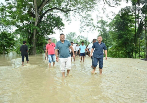 Minister Bimal Bora Reviews Flood Situation in Sivasagar. Minister Bimal Bora Reviews Flood Situation in Sivasagar.