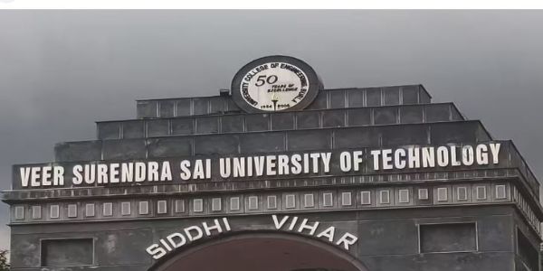 VSSUT Students Protest Over Uniform Policy, Hostel Facilities in Sambalpur