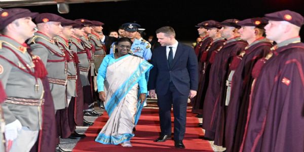 President Droupadi Murmu Receives Warm Welcome in North Macedonia, Begins Two-Day Visit to Skopje