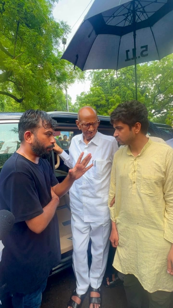 NCP (Sharad Pawar faction) chief Sharad Pawar and CJP chief Abhijeet Dipke. NCP (Sharad Pawar faction) chief Sharad Pawar and CJP chief Abhijeet Dipke.