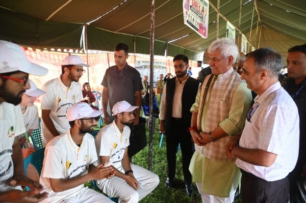 LG Manoj Sinha Visits Voluntary Medicare Society, Interacts With Para Athletes